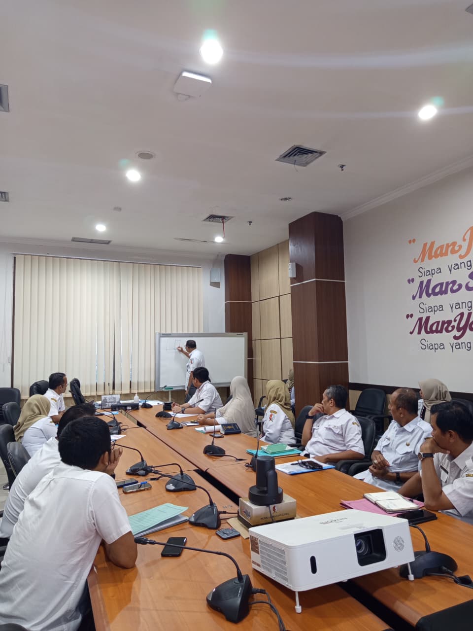 Rapat Koordinasi Pembahasan Aduan Masyarakat Terkait Permasalahan Tanah